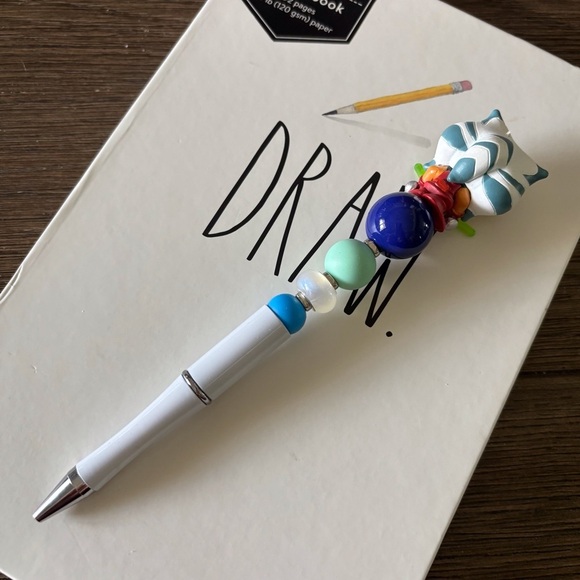 Disney Doorables: Star Wars: Ahsoka Tano handmade beaded pen - Picture 3 of 3